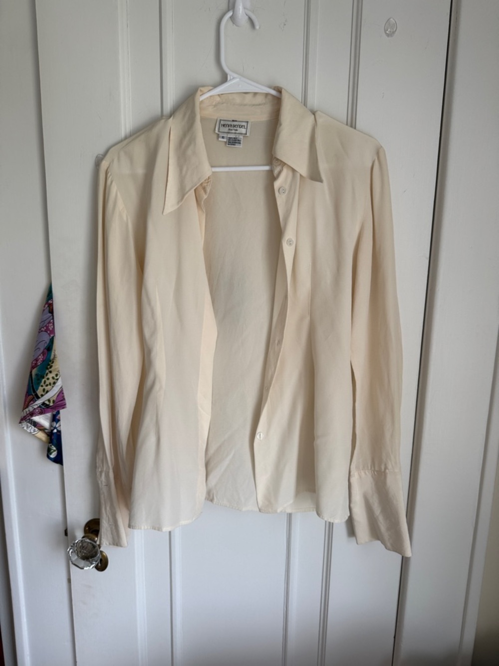 Vintage Henri Bendel New York Womens 100% silk blouse inLight Cream